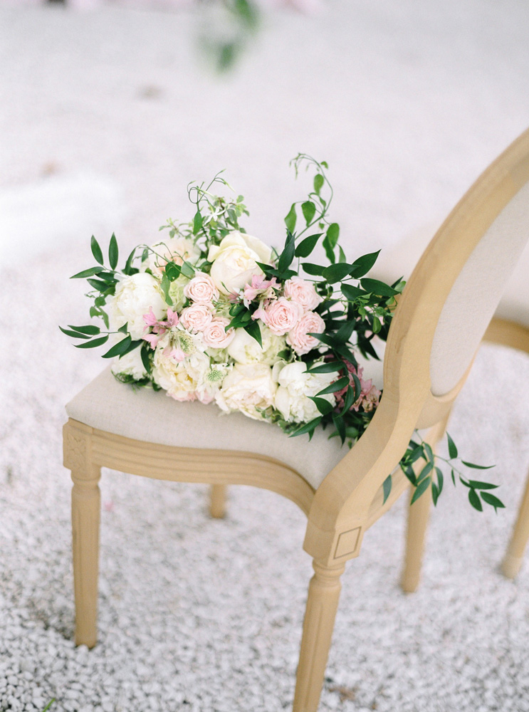 mademoiselle-jules_floral-design_wedding-chateau-robernier_kristen-aaron_07